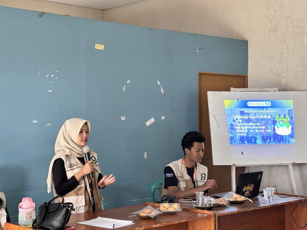 Sosialisasi cocomesh pada program penghijauan kampus