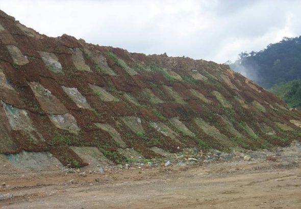 Peran Cocomesh dalam Stabilitas Lereng dan Bukit