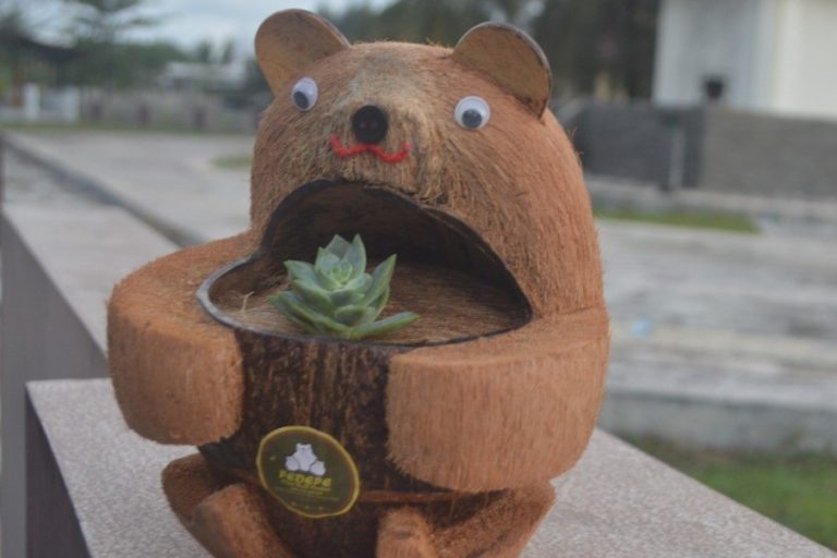 Edukasi Eco-Project Sabut Kelapa untuk Siswa