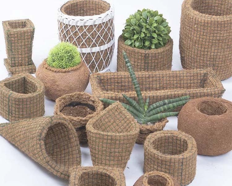 Ekstrakurikuler Kreativitas Produk Sabut Kelapa untuk Siswa