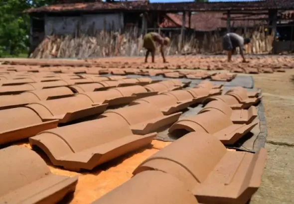 GENTENG-TANAH-LIAT-768x495